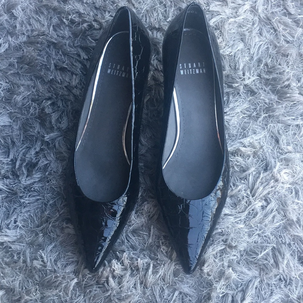 LIKE NEW!!Stuart Weitzman kitten heels